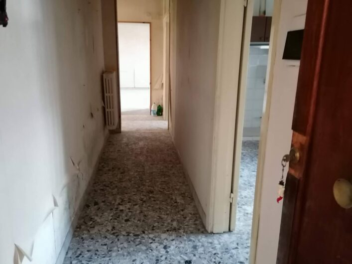 Sulmona , appena fuori le mura, fabbricato autonomo RES065