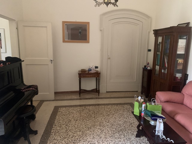 appartamento con terrazzo in palazzo gentilizio