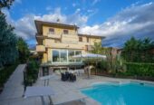 villa con piscina