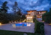 villa con piscina