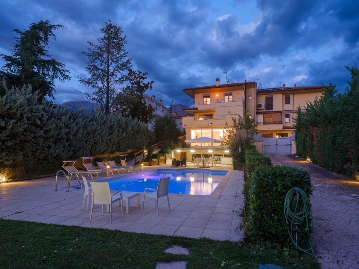 villa con piscina