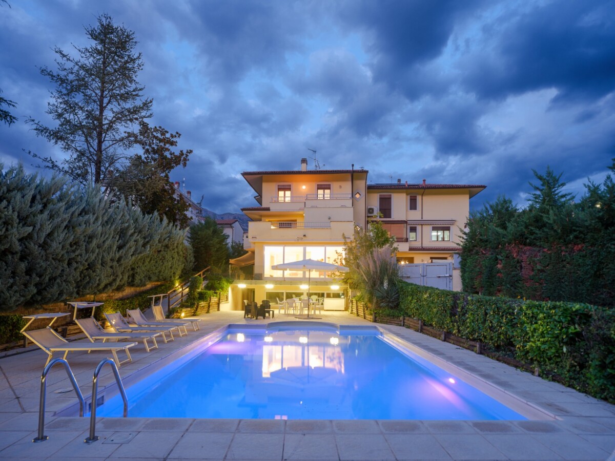 villa con piscina