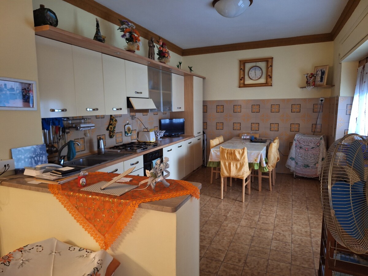 villa a Sulmona in prima periferia