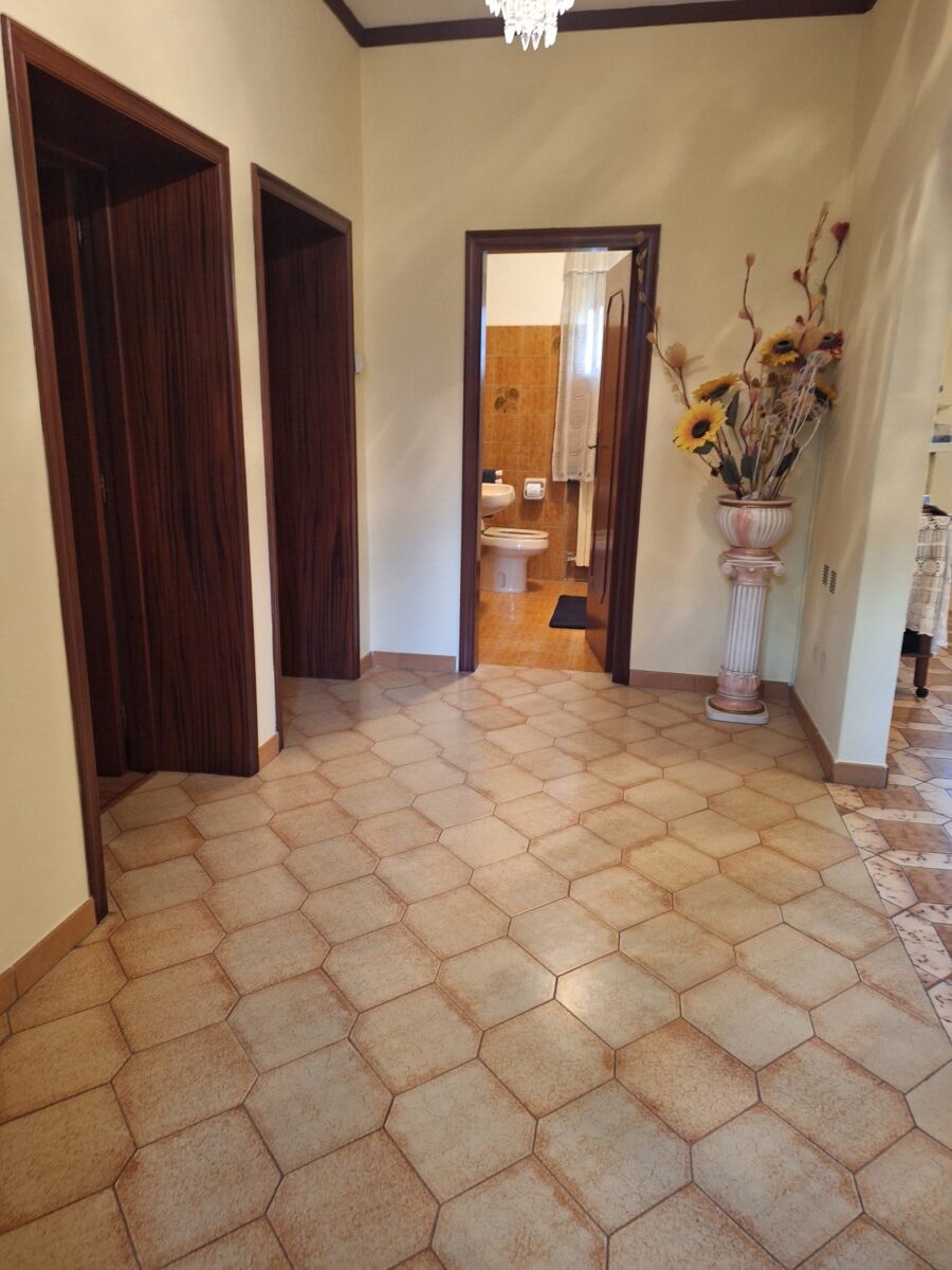 villa a Sulmona in prima periferia