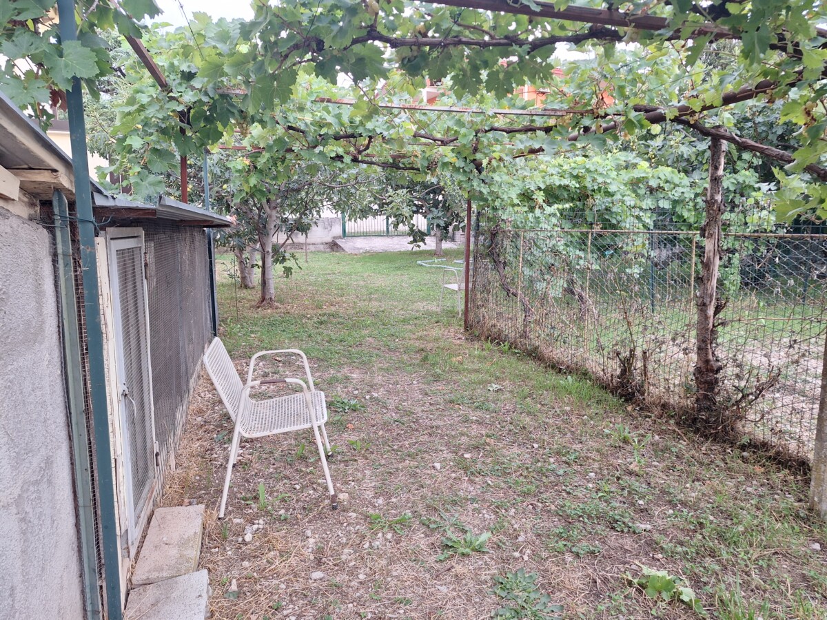 villa a Sulmona in prima periferia