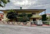 villa a Sulmona in prima periferia